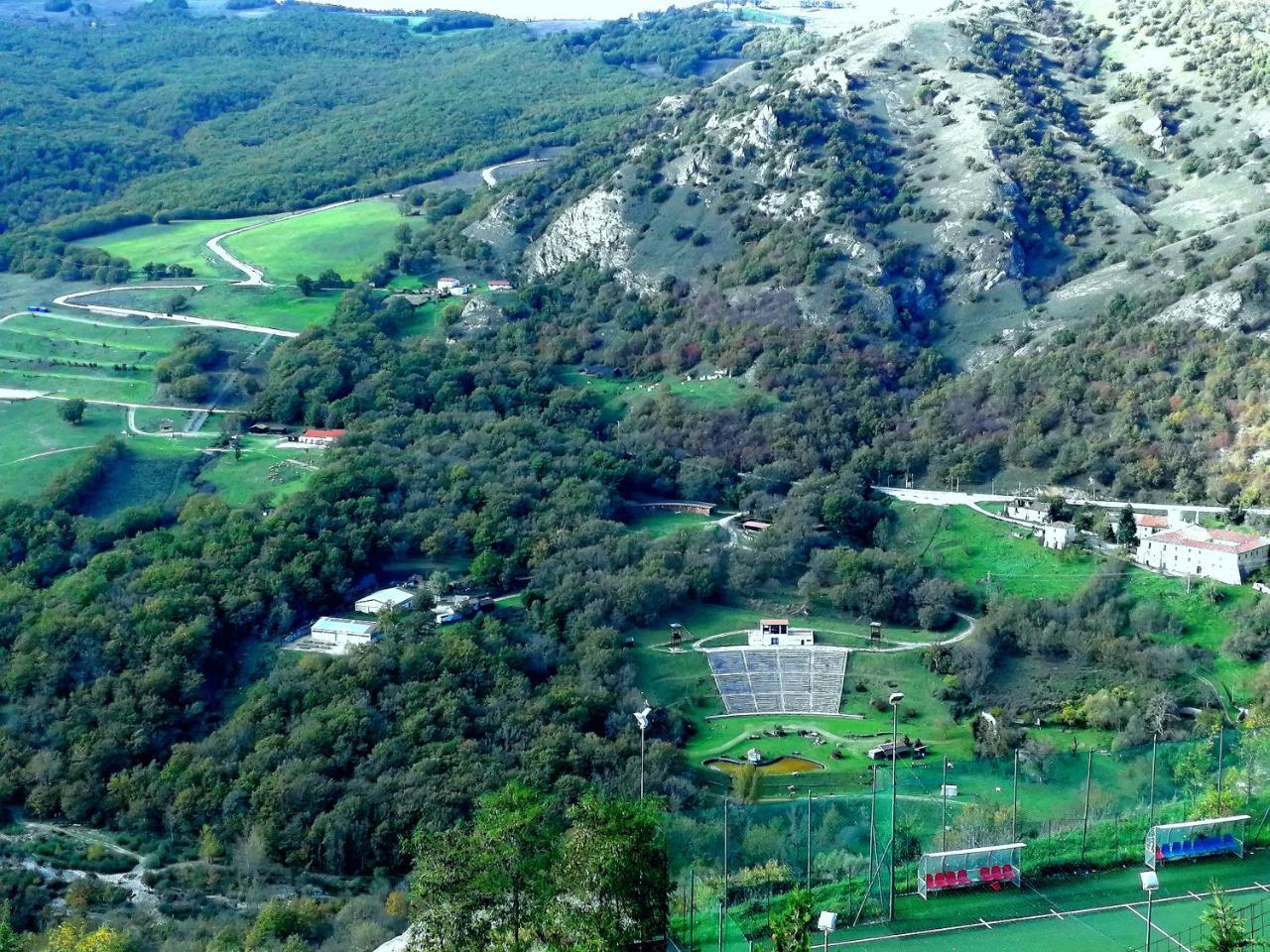 Basilicata Al Volo Vandrarhem Brindisi di Montagna Exteriör bild